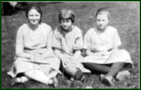 Lillian, Pearl and Carrie Razor