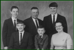 Helen and Fredric Semler family picture